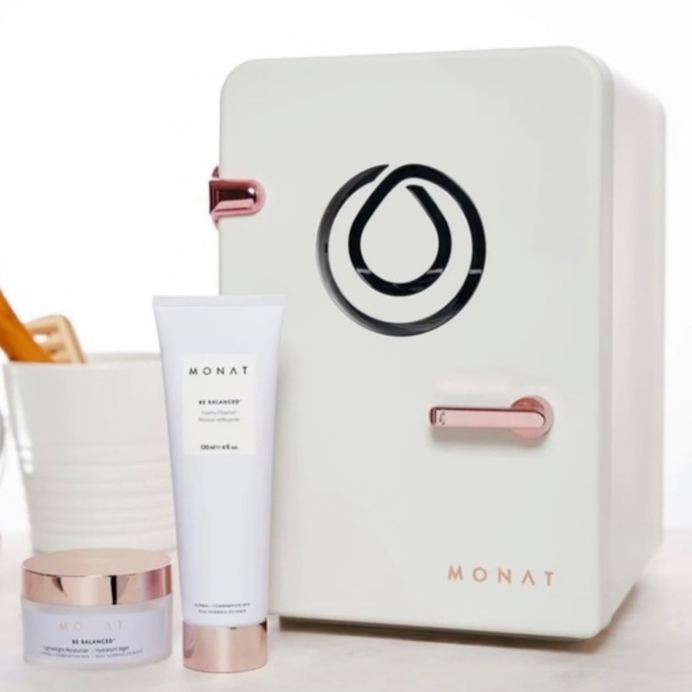Monat Beauty Keeper Mini Fridge